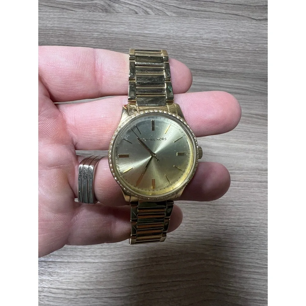 Michael Kors Gold Tone Pave Crystal Bezel Slim‎ Runway Watch MK3222 Womens